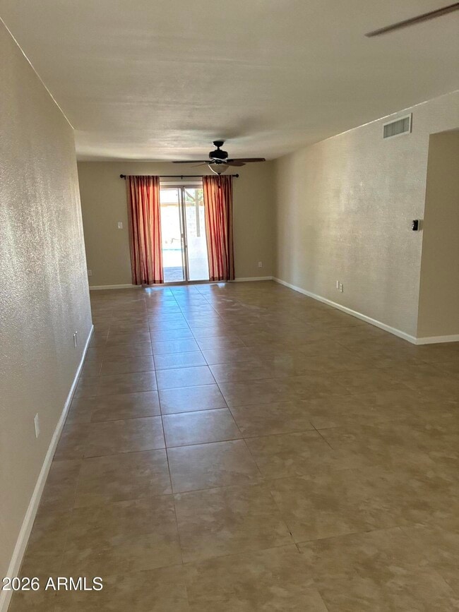 Building Photo - 2058 E Fremont Dr