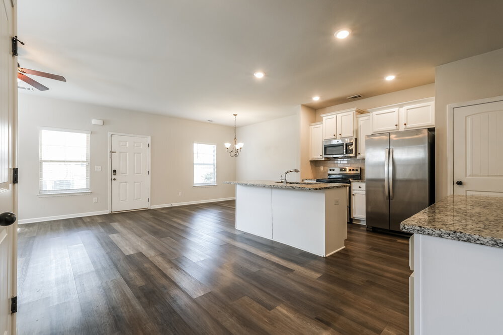 Building Photo - 140 Magnaview Dr