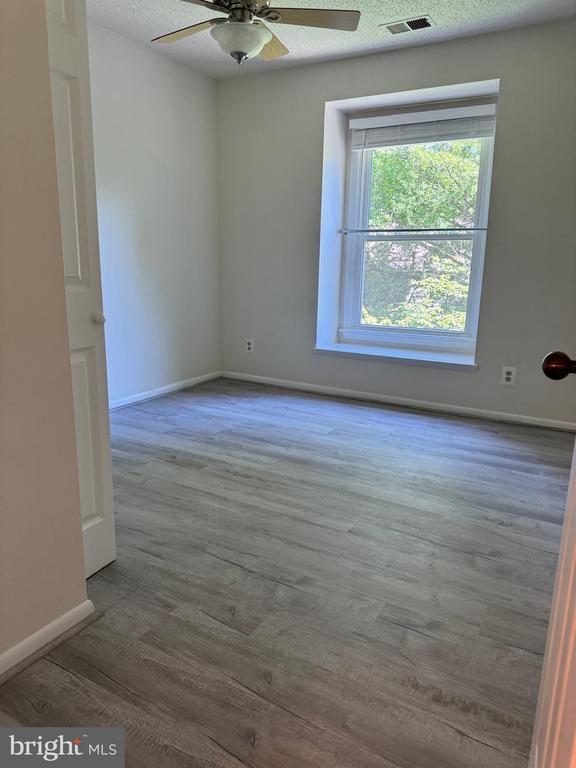 Building Photo - 1631 Oak Spring Way