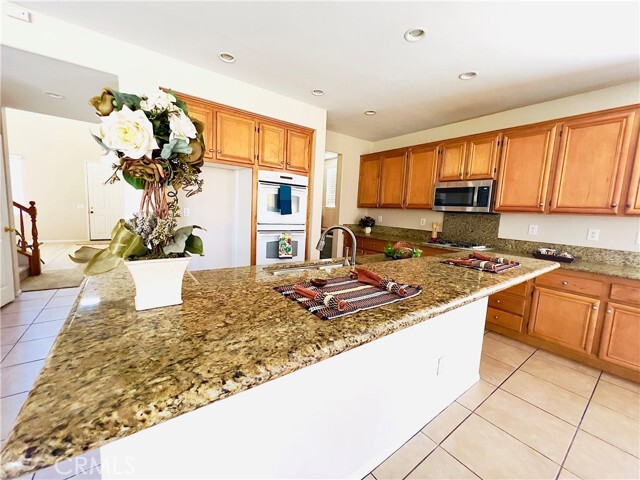 Building Photo - 17231 Greentree Dr