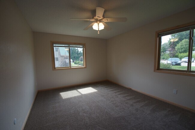 Building Photo - Fully Renovated Appaloosa Suite