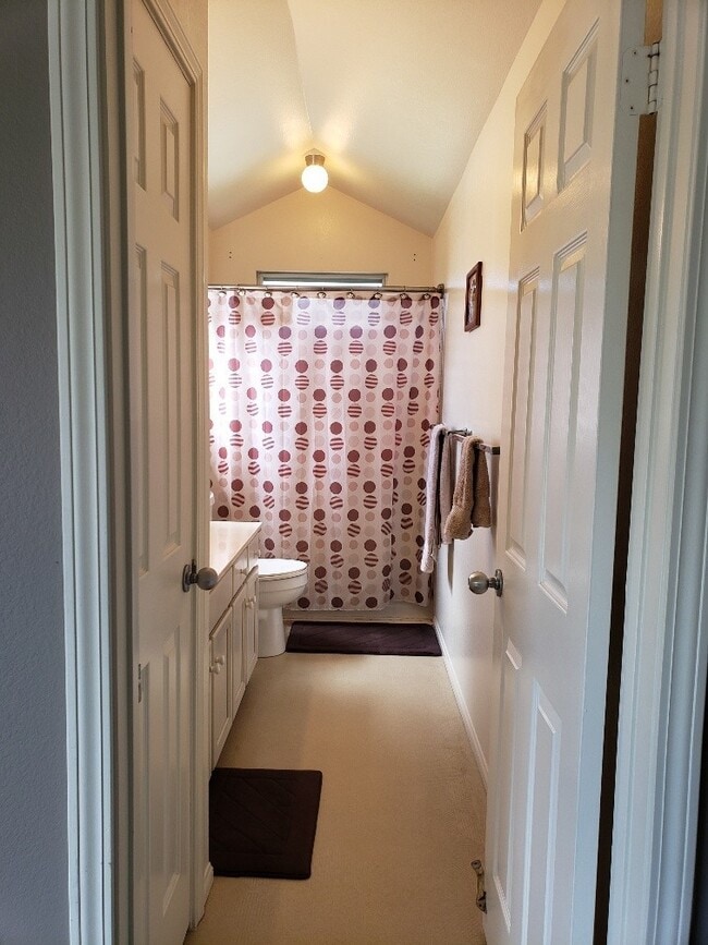 Building Photo - Beautiful Fully Furnished Condo