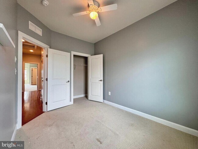 Building Photo - 20649 Duxbury Terrace