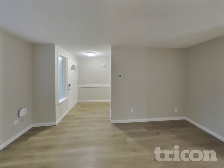 Building Photo - 2504 26th St SE