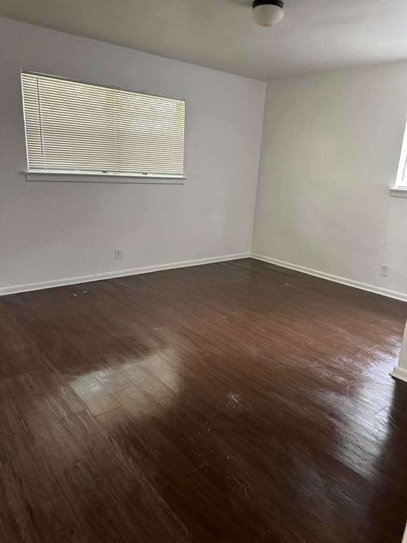 Building Photo - 2101 Bradford Dr