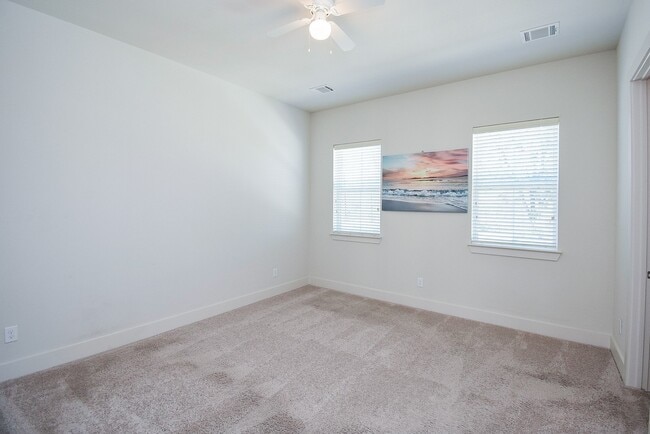 Building Photo - 6031 Cypress St