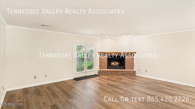 Building Photo - 805 Cedar Ln