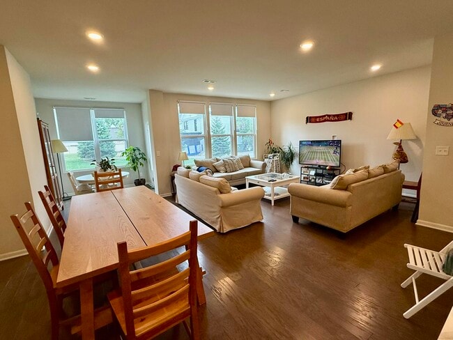 Building Photo - 22478 Woodbridge Ln