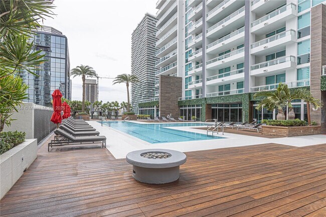 Building Photo - 1080 Brickell Ave