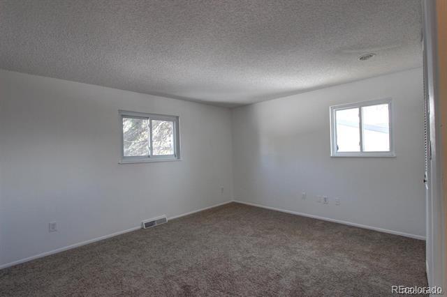 Building Photo - 6233 W Caley Ave