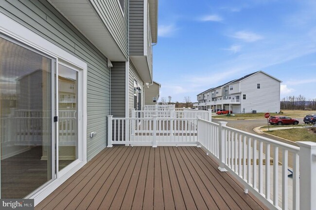 Building Photo - 410 18th Ave