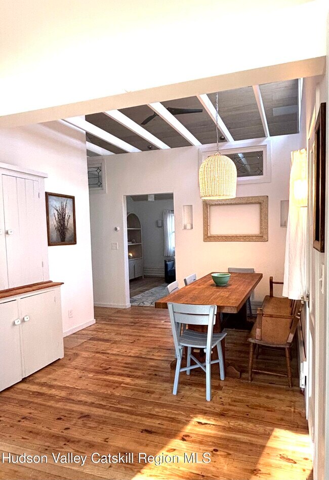 Building Photo - 299 Wittenberg Rd