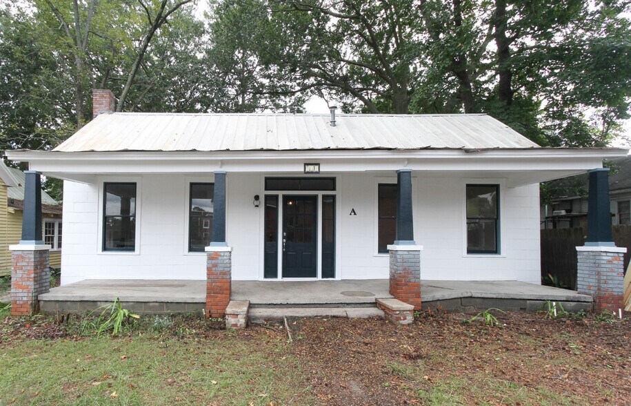 Building Photo - 537 Center St