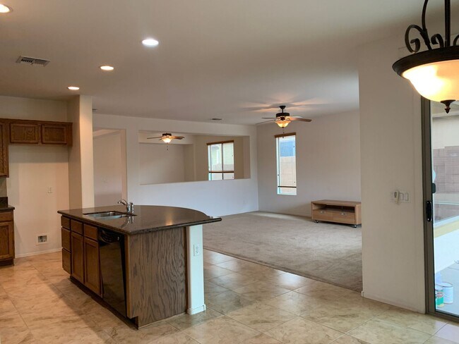 Building Photo - AVAILABLE NOW IN OLD STONE RANCH!!!!