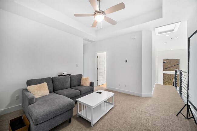 Building Photo - 303 Cartwheel Bend