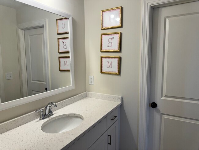 Building Photo - 854 Clear Spring Dr