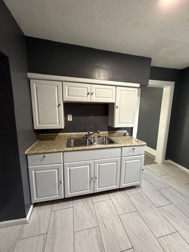 Building Photo - Welcome to your dream home!