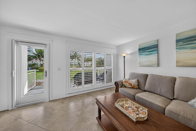 Building Photo - 3114 S Ocean Blvd