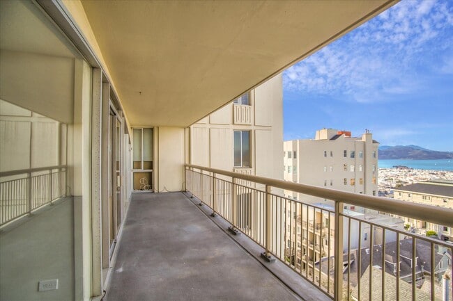 Building Photo - 2200 Pacific Ave