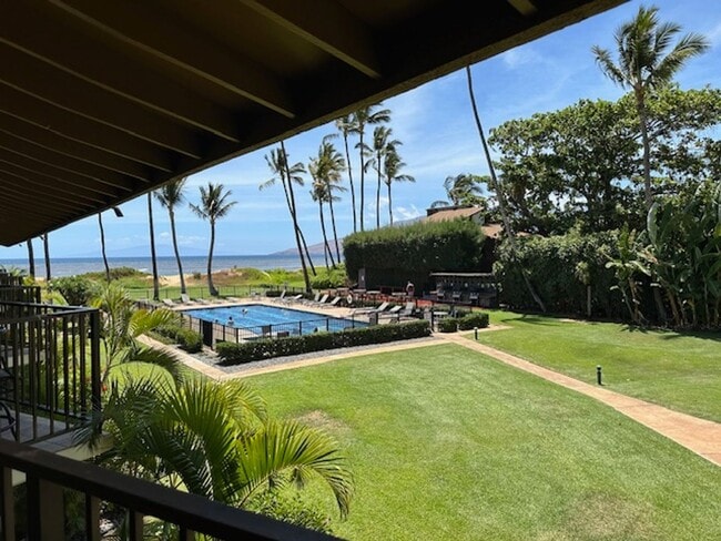 Primary Photo - Beachfront Kihei Condo