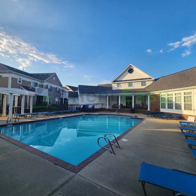 Building Photo - 2250 Humphreys Dr
