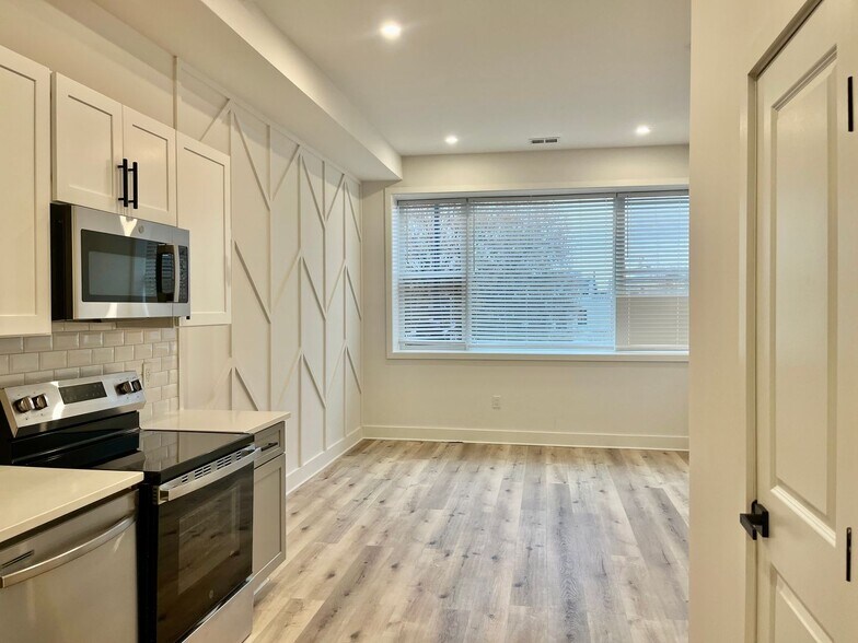 Building Photo - 1802 11th St NW