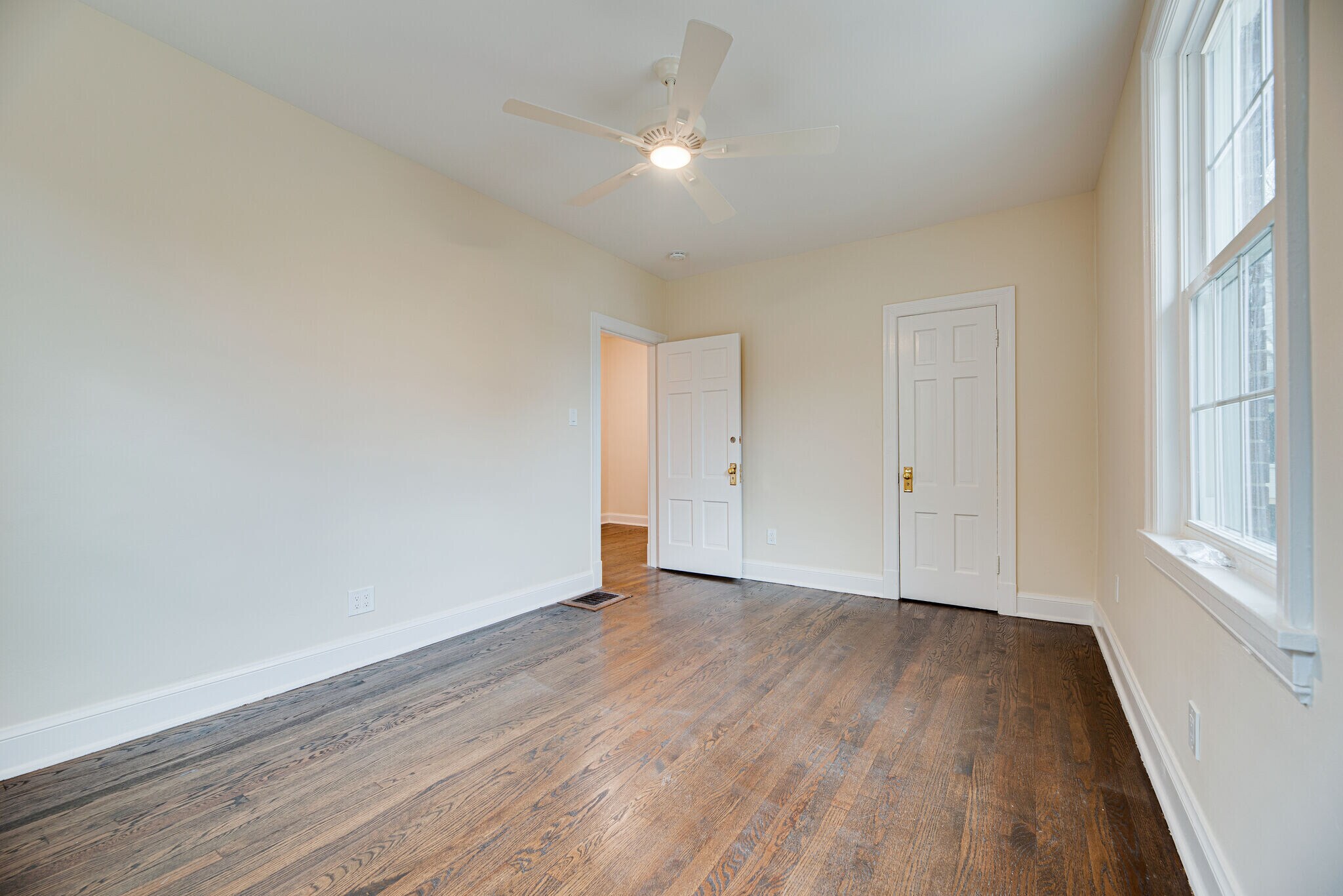 Bedroom - 1109 Graybar Ln