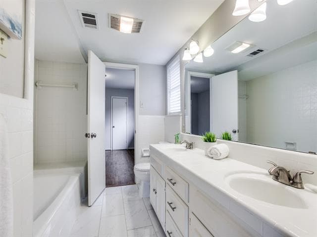 Building Photo - 10628 Sandpiper Ln