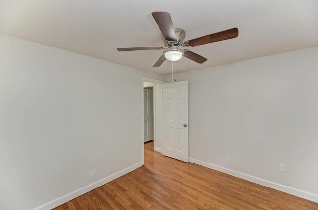 Building Photo - 1549 Revere Cir