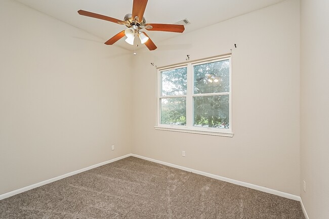 Building Photo - 10212 Carmencita Way