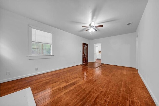 Building Photo - 4813 Chaudron Dr