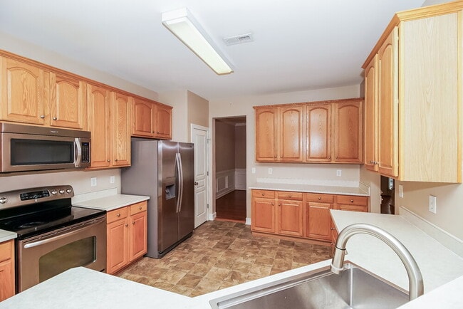 Building Photo - 19056 Coachmans Trace