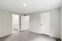 Building Photo - 24 Parkview Dr