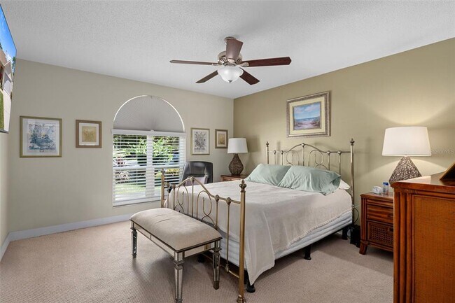 Building Photo - 7167 Crown Oaks Dr