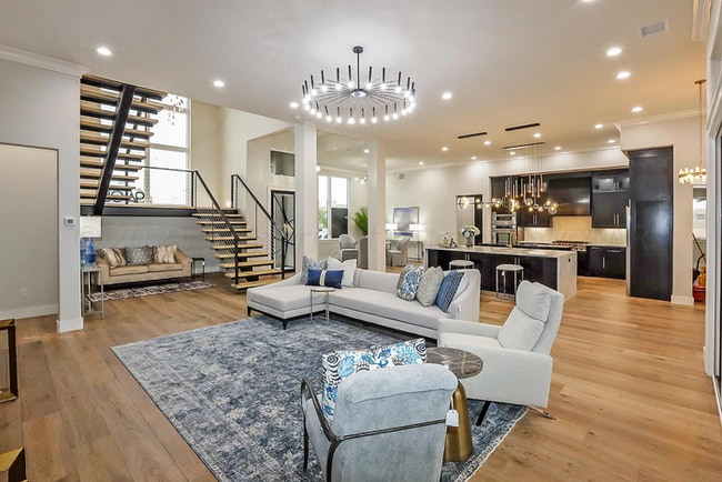 Building Photo - 9405 Rockridge Pkwy