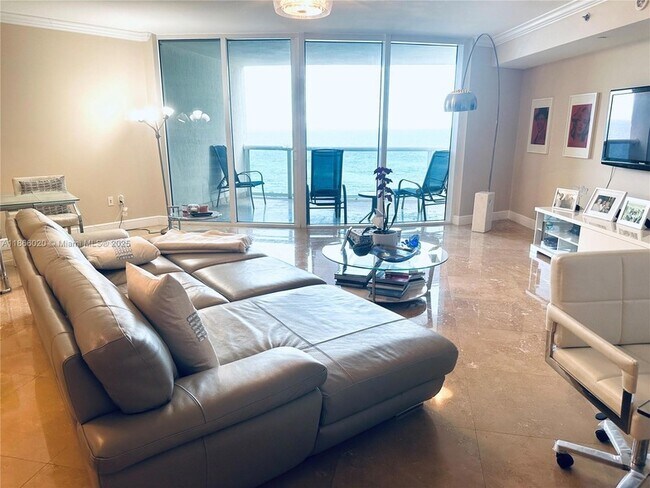 Building Photo - 17201 Collins Ave