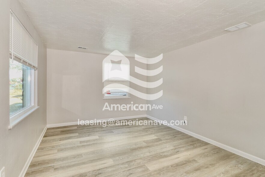 Building Photo - 212 E Bowne Blvd