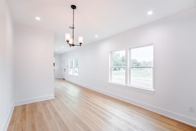 Building Photo - 7903 Sunnyhill St