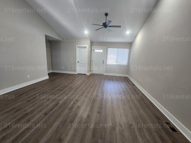 Building Photo - 5258 N Plumthicket St