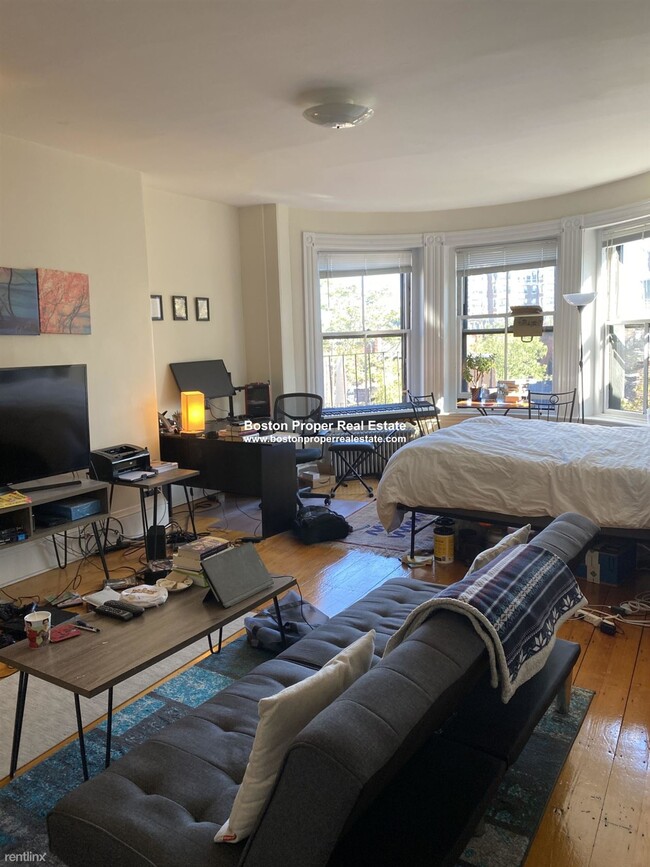 Building Photo - 371 Commonwealth Avenue