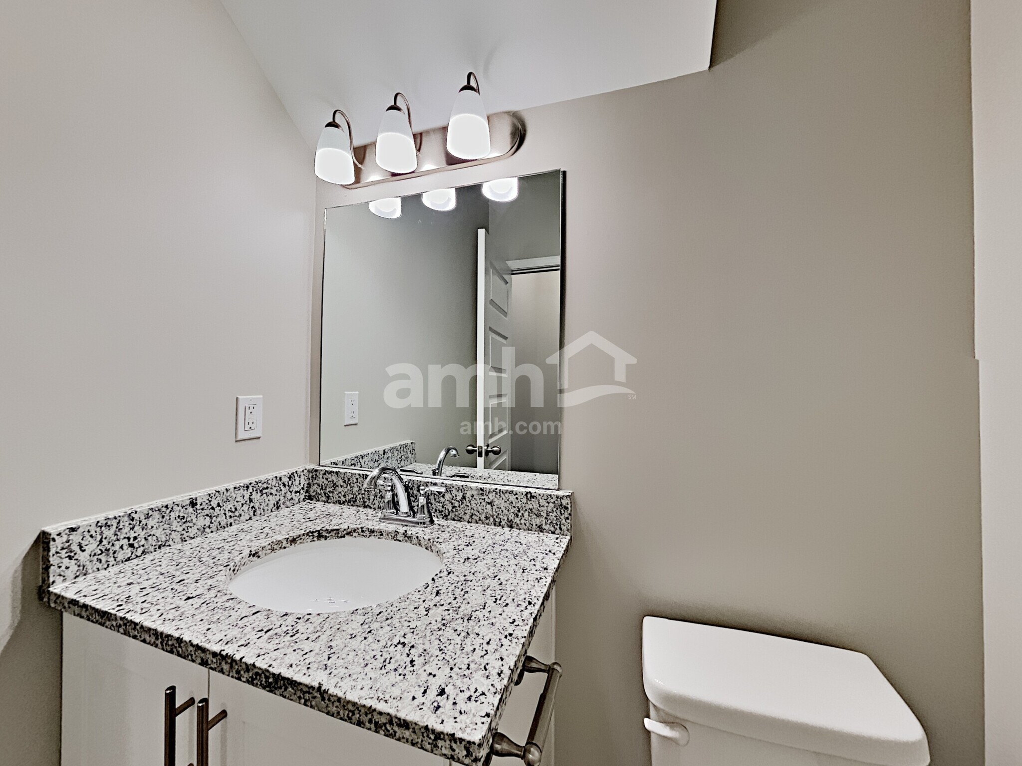 Building Photo - 5236 Tupelo St