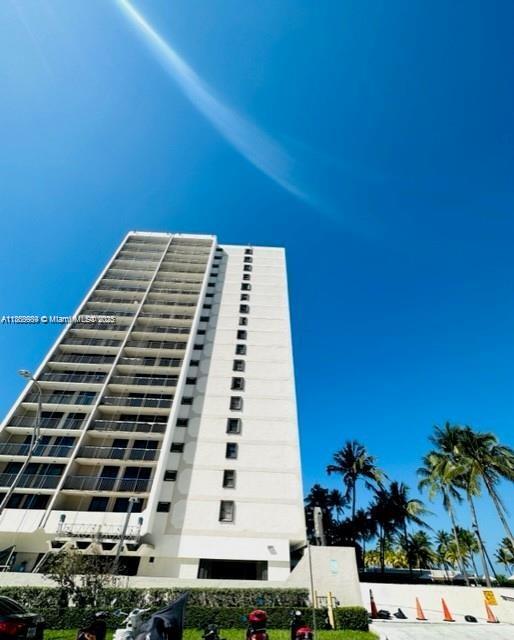 Building Photo - 2625 Collins Ave
