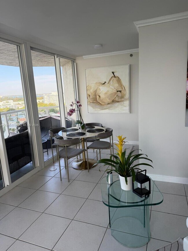 Building Photo - 7330 Ocean Terrace