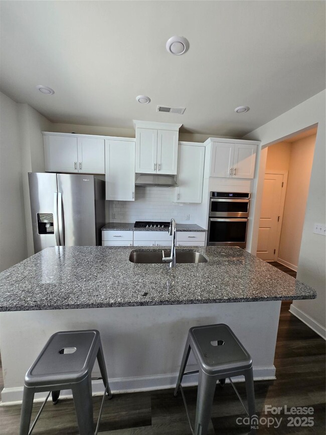 Building Photo - 433 Cranford Dr