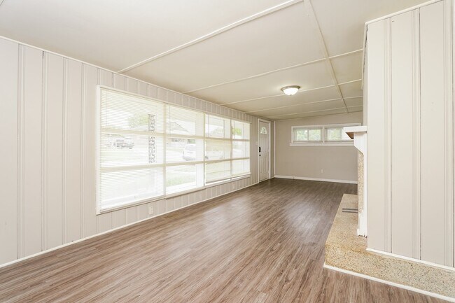 Building Photo - 1014 Arbor Dr