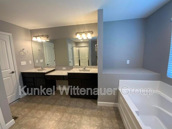 Building Photo - 7024 Milburn Estates Dr