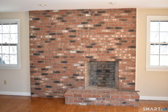 Building Photo - 33 Hartford Ave