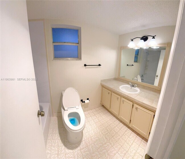 Building Photo - 403 NW 68th Ave