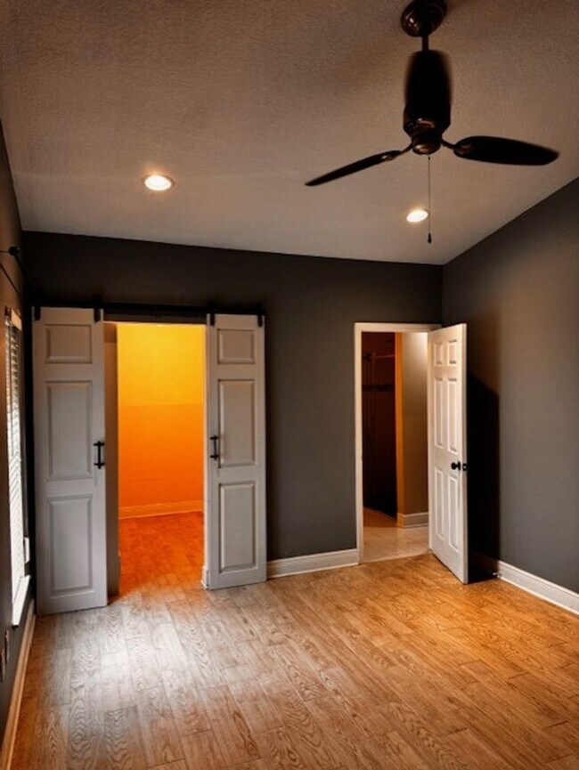 Building Photo - 2519 Southern Oak Cir