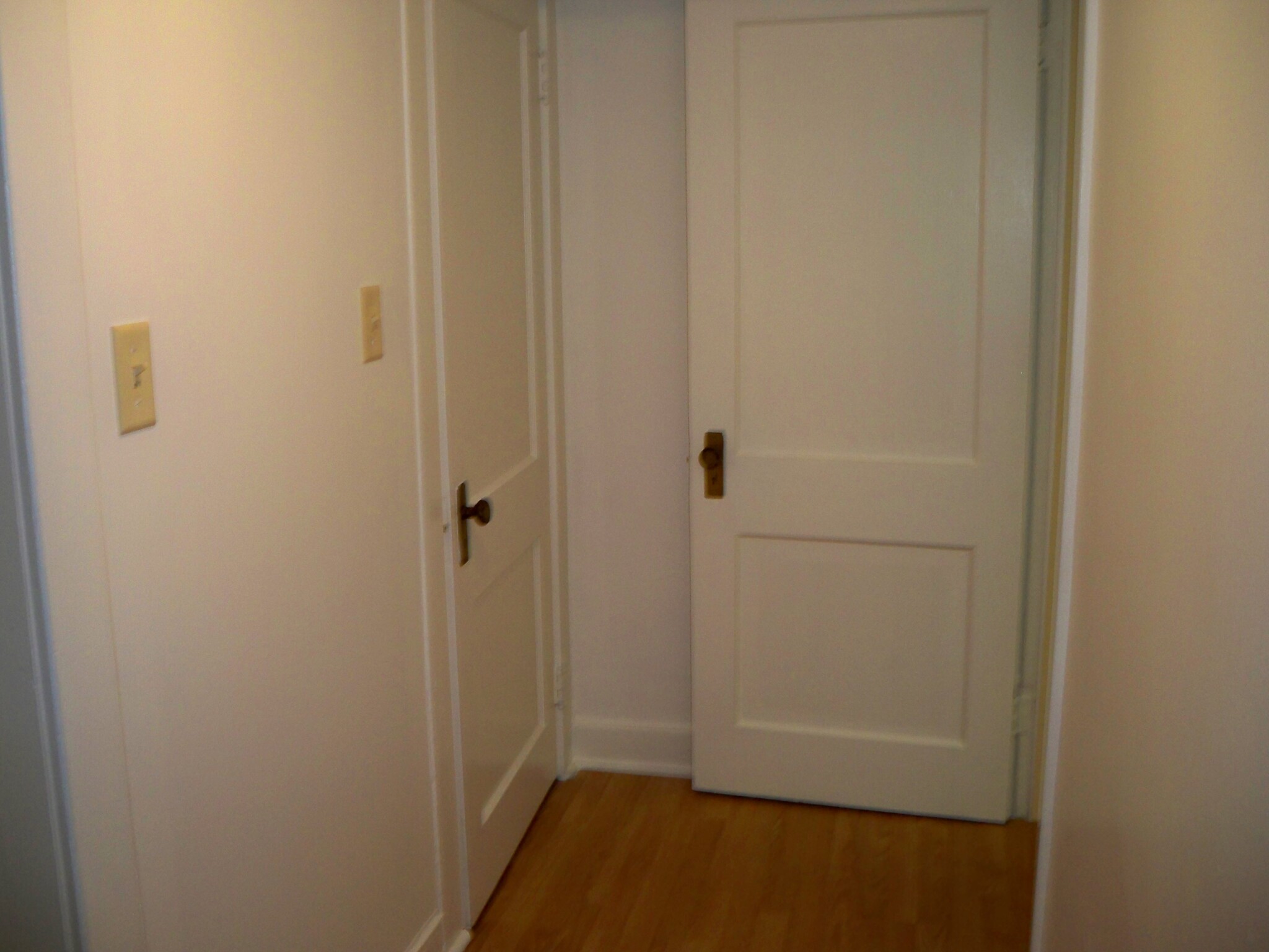 Building Photo - 331 W Cedar St